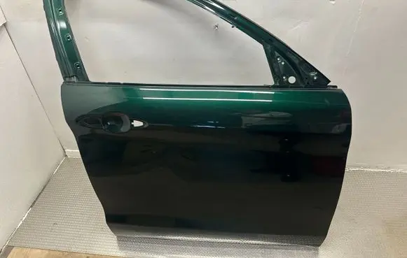 Alfa Romeo Stelvio Front door