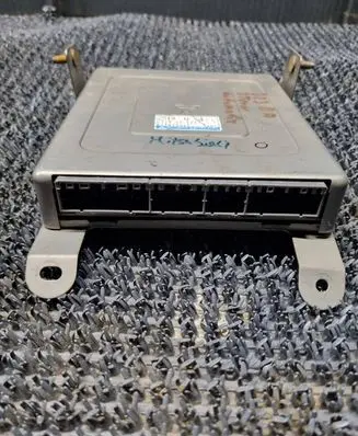 Mazda 323 Engine control unit/module Z51918881 E2T83581T