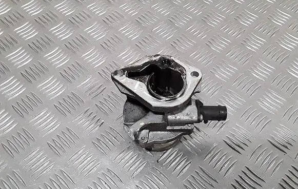 Nissan Note (E11) Vacuum pump 705641000
