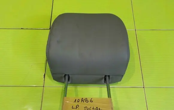 Hyundai Tucson JM Front seat headrest PRZOD 10AB6