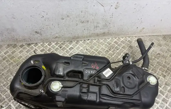 Suzuki Vitara (LY) Fuel tank 