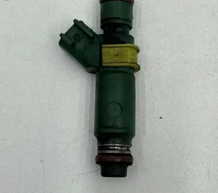 Volvo V70 Fuel injector 9470229