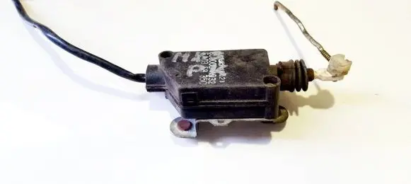 Mazda MX-3 Central locking motor ea0358350