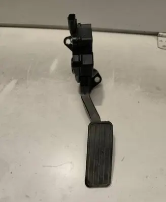 Subaru Forester SH Accelerator throttle pedal 36010AG140 1988007120