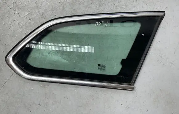 Opel Astra J Rear side window As2m3236dot682 43r001582