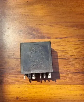 Volkswagen PASSAT B7 Other relay 4B0955531A C170100 72WA401