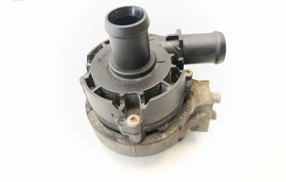 Volkswagen Golf VII Water pump 5G0965567 0392023209