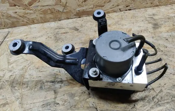 Hyundai i20 (PB PBT) ABS Pump 589101J200 0265238004