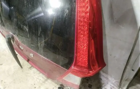 Volvo XC70 Tailgate rear/tail lights