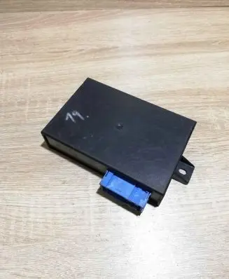 BMW 5 E39 Cruise control unit/module 8375497