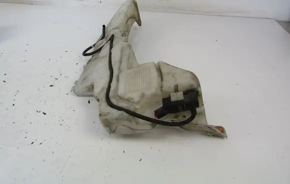 Ford Focus C-MAX Windshield washer fluid reservoir/tank 