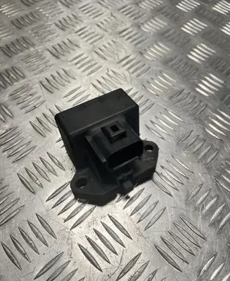 Ford Edge II Fuel pump relay DG21013