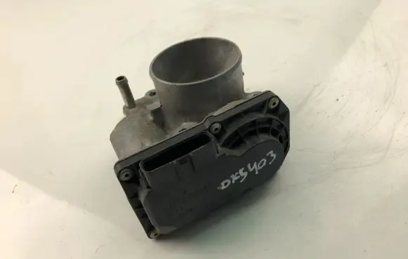 Toyota Auris 150 Throttle valve 220300T050