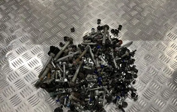Hyundai Bayon Anti-theft wheel nuts and lock PU13549