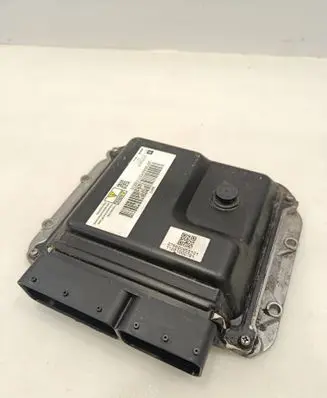 Opel Astra J Engine control unit/module 55579893 86AAYF211133002