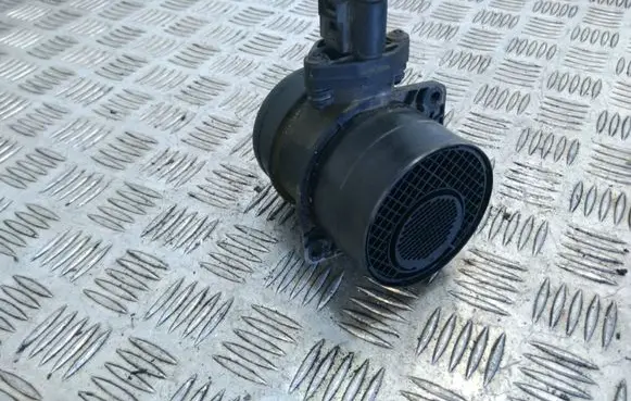 Volkswagen Touareg I Mass air flow meter 0281002461 074906416B