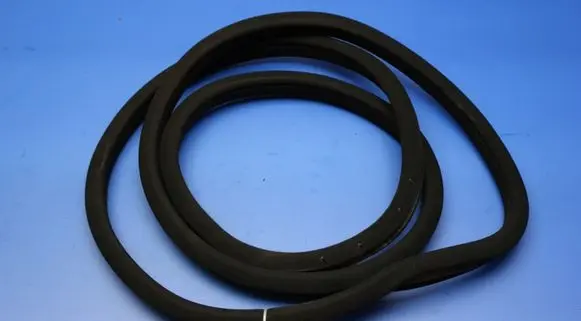 Mercedes-Benz C W204 Front door rubber seal A2046970951