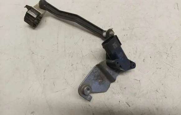 BMW 4 G22 G23 G24 G26 Headlight/headlamp level sensor 6894566-JLK01