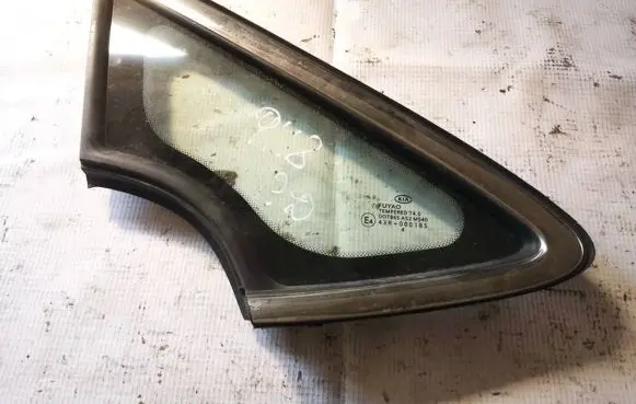 KIA Ceed Front triangle window/glass as2