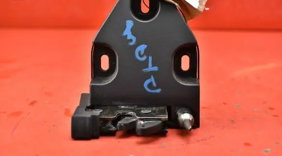 Opel Vivaro Rear door lock
