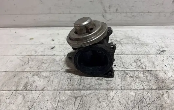 Audi A3 S3 8L EGR valve 038131501AN 032803051