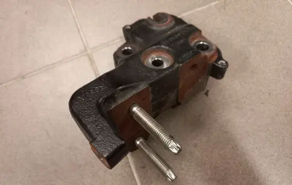 Ford Mondeo MK V Engine mounting bracket DS7Q6030BD 5007