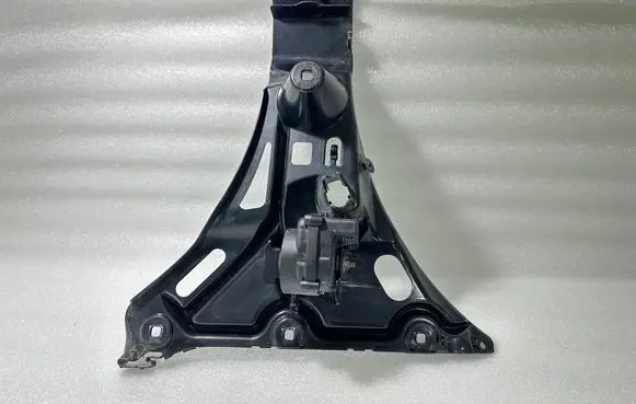BMW 5 E60 E61 Rear bumper mounting bracket 7897196 11460915
