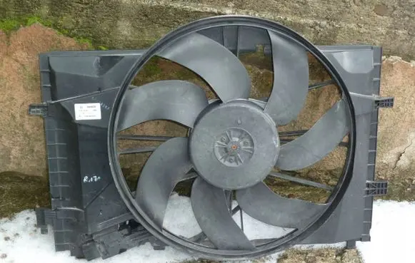 Mercedes-Benz SLK R171 Electric radiator cooling fan A2035000593