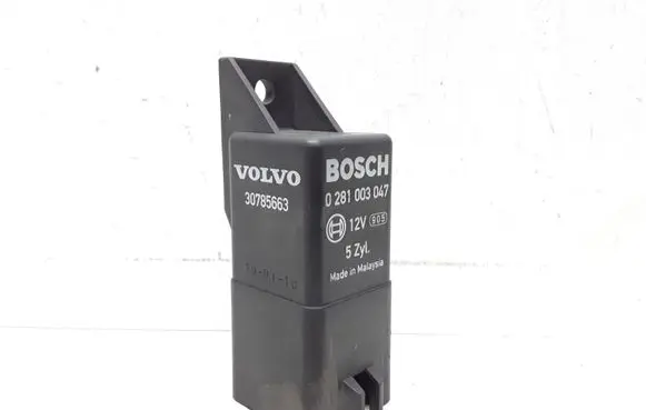 Volvo XC60 Glow plug pre-heat relay 0281003047 30785663