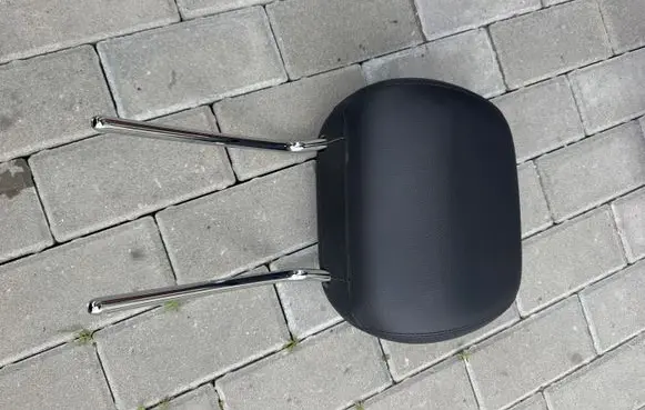 Mercedes-Benz B W246 W242 Front seat headrest A2469700578 2469700578