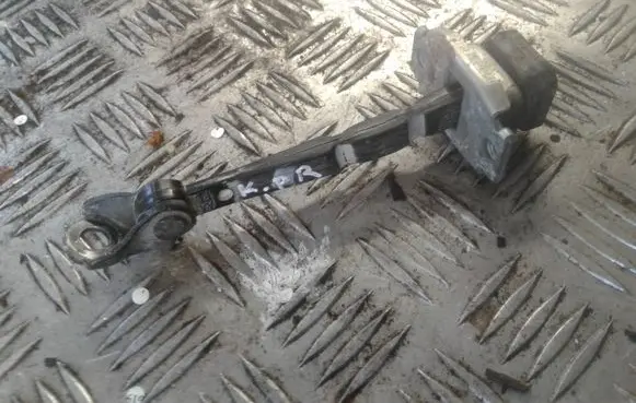Honda FR-V Front door check strap stopper