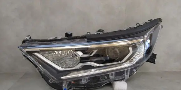 Toyota RAV 4 (XA40) Headlight/headlamp RAV4