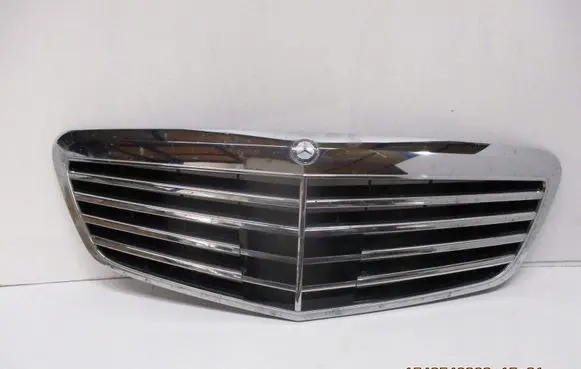 BMW 2 Active Tourer U06 Front bumper upper radiator grill A2218800483