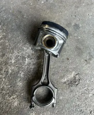 Volvo XC60 Piston with connecting rod