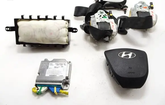 Hyundai i20 (PB PBT) Airbag set 