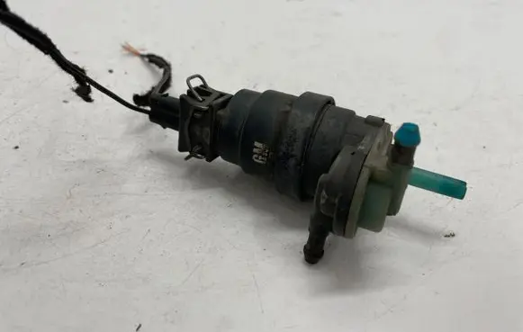 Opel Zafira B Windscreen/windshield washer pump