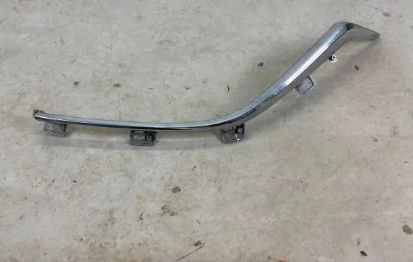 Mazda 3 II Front bumper upper radiator grill BJS7-507K1 CH117