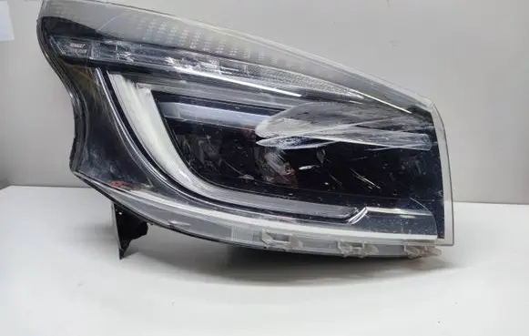 Renault Trafic III (X82) Headlight/headlamp 260109054R