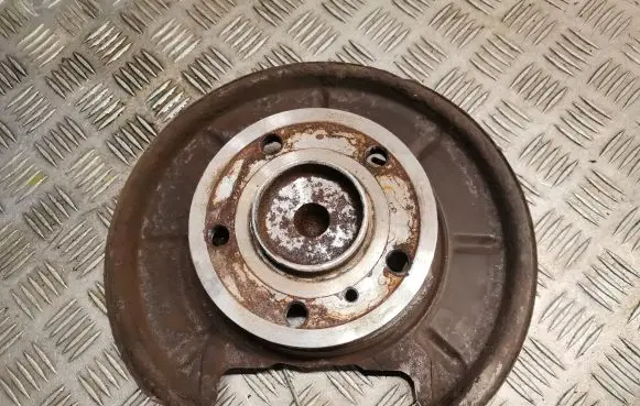 Mercedes-Benz A W169 Rear wheel hub
