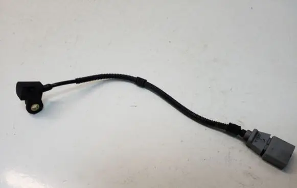 Volkswagen Jetta VI Camshaft speed sensor 03L957147