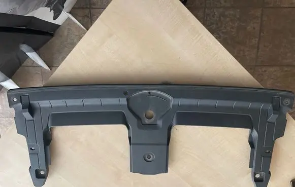 Audi Q7 4M Radiator trim 4M0807081A