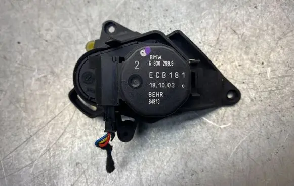 BMW 6 E63 E64 Air flap motor/actuator 69302999 ECB181 B4913