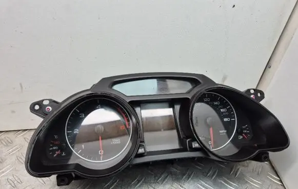 Audi A5 8T 8F Speedometer (instrument cluster) 8T0920983B
