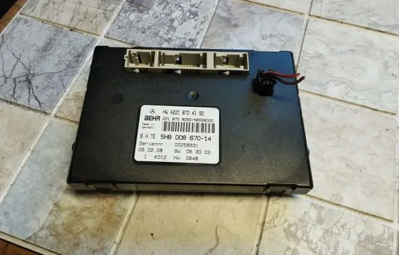 Mercedes-Benz S W221 Air conditioner control unit module A2218704192 2218708092