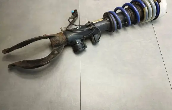 BMW X5 F15 Front shock absorber with coil spring 6863173
