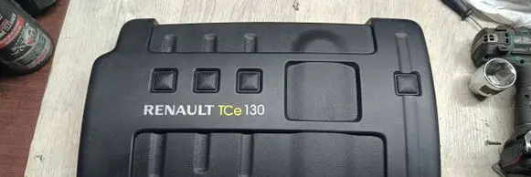 Renault Megane III Engine cover (trim) 140482708R