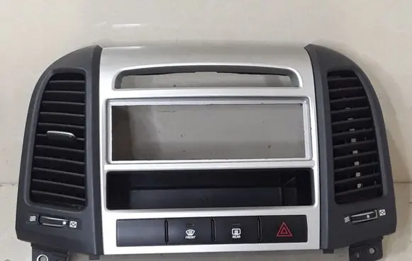 Hyundai Santa Fe Dash center air vent grill 974202B900