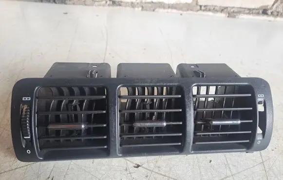Mercedes-Benz ML W163 Dash center air vent grill A1638300054