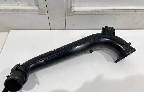 Volkswagen Caddy Turbo air intake inlet pipe/hose 04E145673B 04E145673 0281002977
