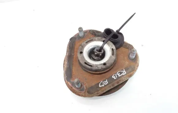 Toyota Avensis T270 Front upper strut mount 